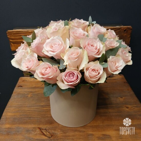 Композиция из 35 роз кения в коробке 