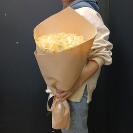 Букет из 15 желтых роз 50см