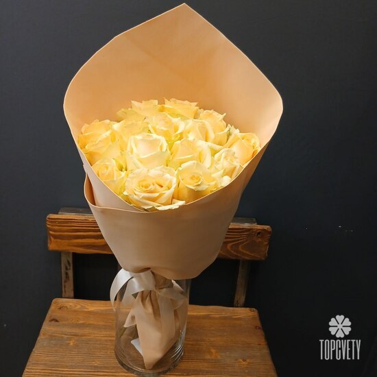 Букет из 15 желтых роз 50см