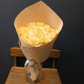 Букет из 15 желтых роз 50см