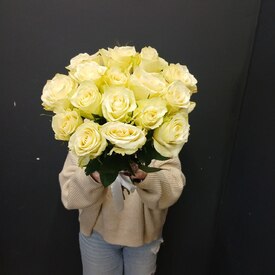 букет из 15 роз Атена 50см
