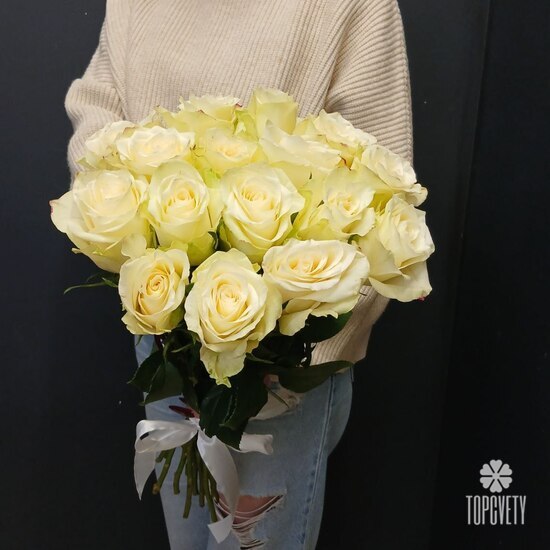 Букет из 15 белых роз Кения 50см