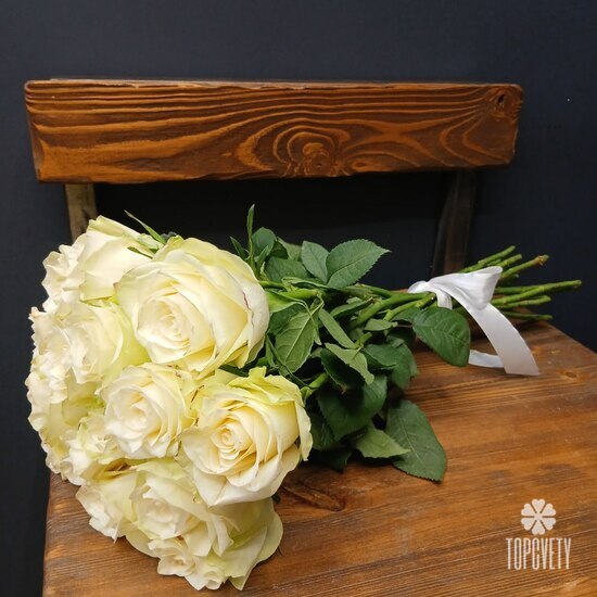 букет из 15 роз Атена 50см