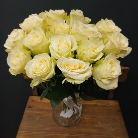 букет из 15 роз Атена 50см