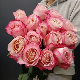 Букет из 15 розовых роз 50см