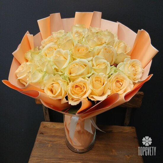 букет из 25 кремовых роз 50см
