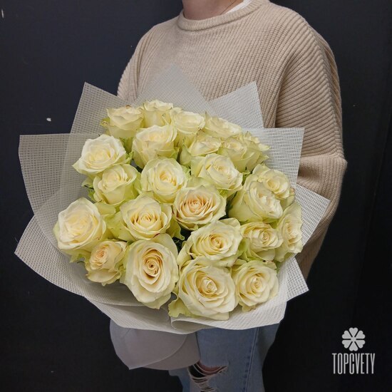 Букет из 25 белых роз 50см