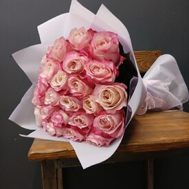 букет из 25 розовых роз Кения 50см