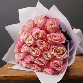 букет из 25 розовых роз Кения 50см