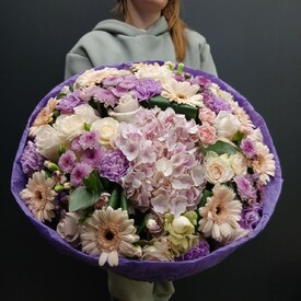 Букет из герберы, роз и гортензий  Ореон 
