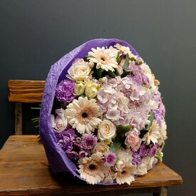 Букет из герберы, роз и гортензий  Ореон 