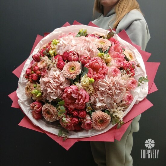 Букет из пионов, гербер и гортензий Философский камень 