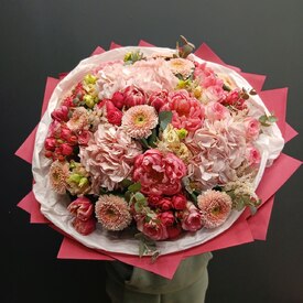 Букет из пионов, гербер и гортензий Философский камень 