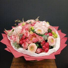 Букет из пионов, гербер и гортензий Философский камень 