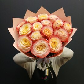 Букет из 15 роз Эквадор 50см