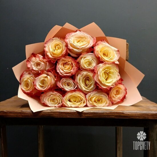 Букет из 15 роз Эквадор 50см
