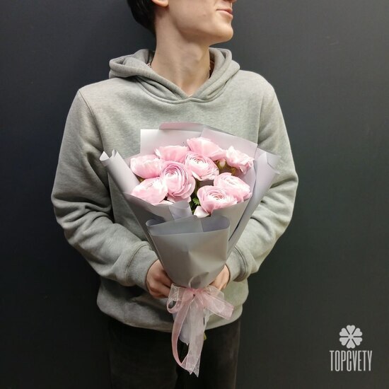 Букет из 9 ранункулюсов 