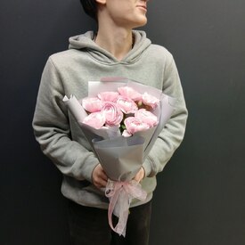 Букет из 9 ранункулюсов 