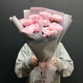 Букет из 9 ранункулюсов 