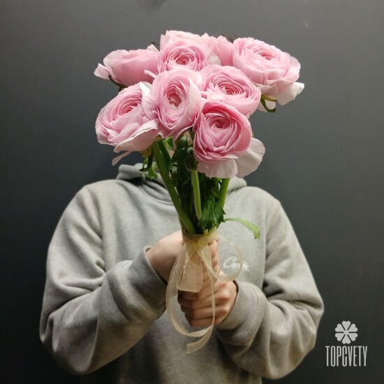 Букет из 9 ранункулюсов 