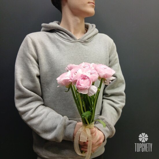 Букет из 9 ранункулюсов 