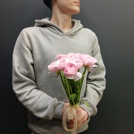 Букет из 9 ранункулюсов 