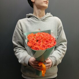 Букет из 25 оранжевых роз 40см
