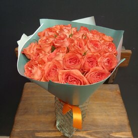Букет из 25 оранжевых роз 40см
