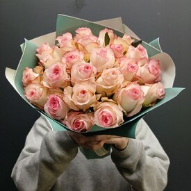 Букет из 25 розовых роз 40см