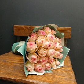 Букет из 25 розовых роз 40см