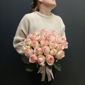 Букет из 25 розовых роз 40см