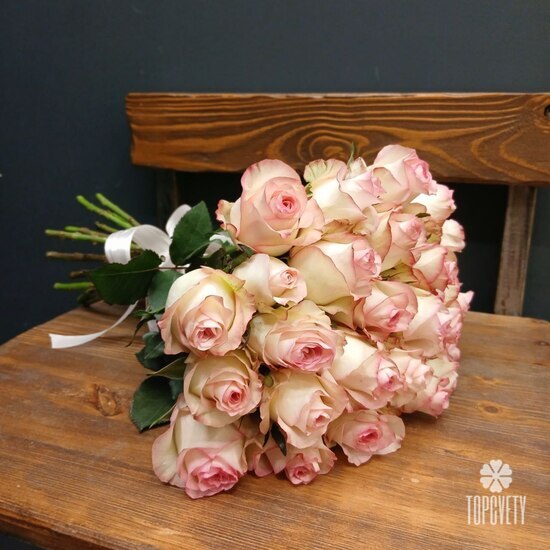 Букет из 25 розовых роз 40см