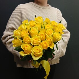 Букет из 25 желтых роз 40см