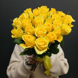 Букет из 25 желтых роз 40см
