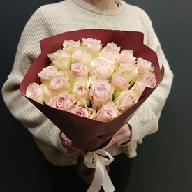 Букет из 25 розовых роз 40см