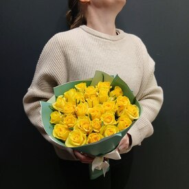 Букет из 25 желтых роз 40см