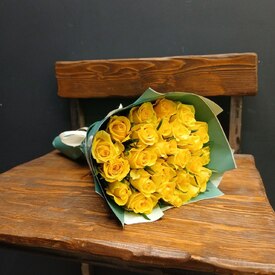 Букет из 25 желтых роз 40см