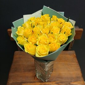 Букет из 25 желтых роз 40см