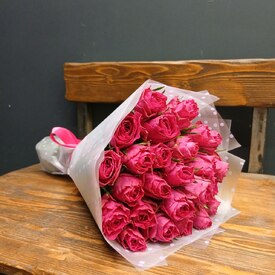Букет из 25 розовых роз 40см
