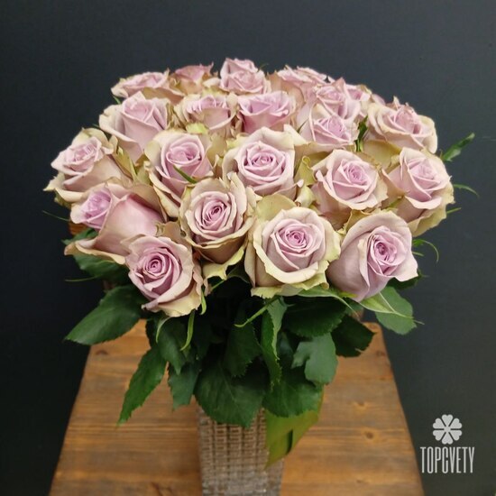 Букет из 25 сиренивых роз 50см