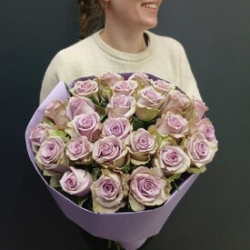 Букет из 25 сиреневых роз 50см
