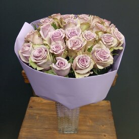 Букет из 25 сиреневых роз 50см