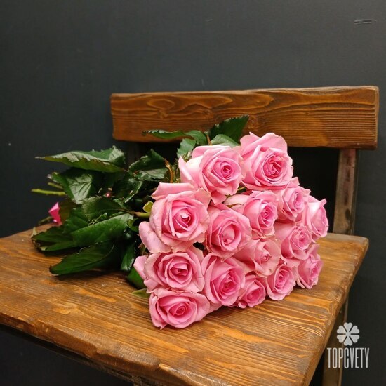Букет из 15 розовых роз 60см 