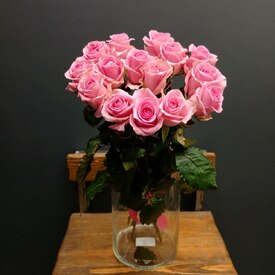 Букет из 15 розовых роз 60см 