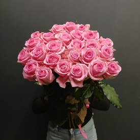 Букет из 25 розовых роз 60см