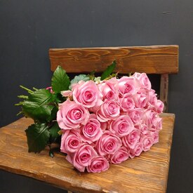 Букет из 25 розовых роз 60см