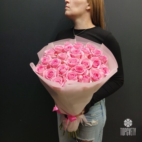 Букет из 25 розовых роз 60см