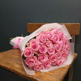 Букет из 25 розовых роз 60см