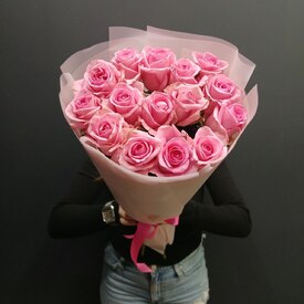 Букет из 15 розовых роз 60см 