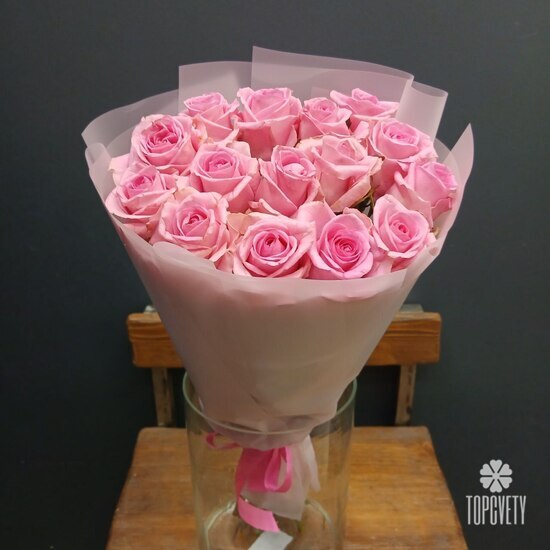 Букет из 15 розовых роз 60см 